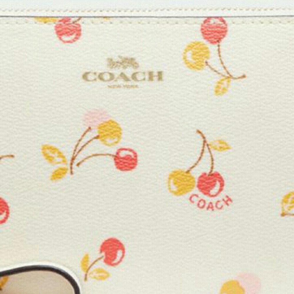 🍒COACH ZIP WRISTLET WITH CHERRY PRINT🍒🍒 - Picture 3 of 8